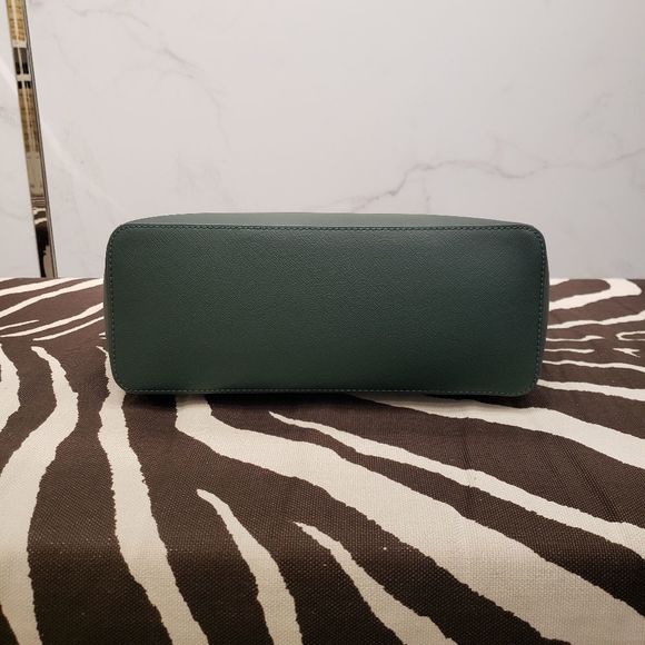 Michael Kors Charlotte Large Tote - Picture 8 of 8